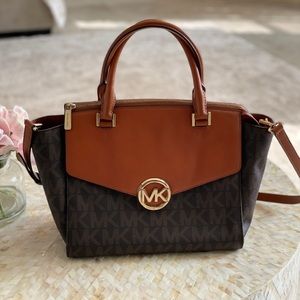 Michael Kors Crossbody Bag